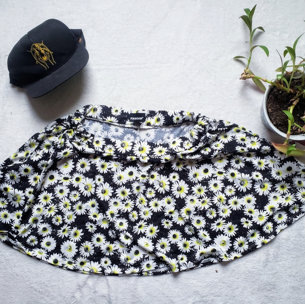 Floral Daisy Miniskirt